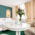 Arvena Reichsstadt Hotel 4*