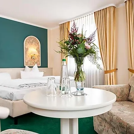Otel Arvena Reichsstadt 4*